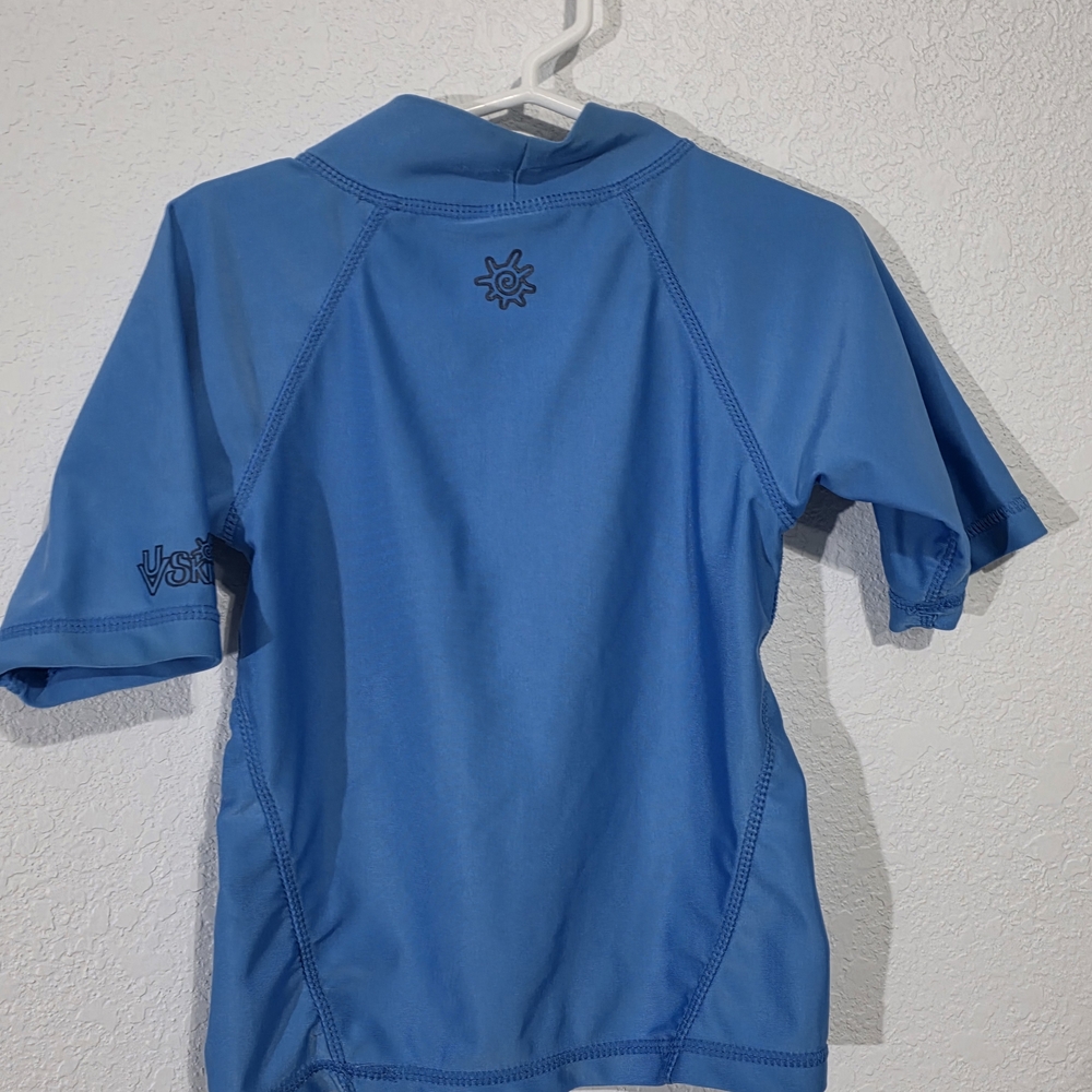 UVSkinz SPF 50+ Kids Size 5 Swim Rashguard, swim Shorts, & Reversible Hat - Picture 3 of 10